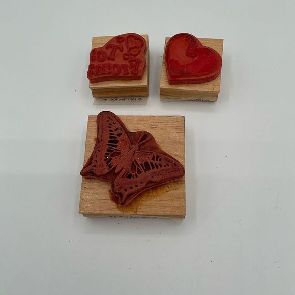 19 Assorted Rubber Stamps Set with inks and book, most are new. - Picture 9 of 9
